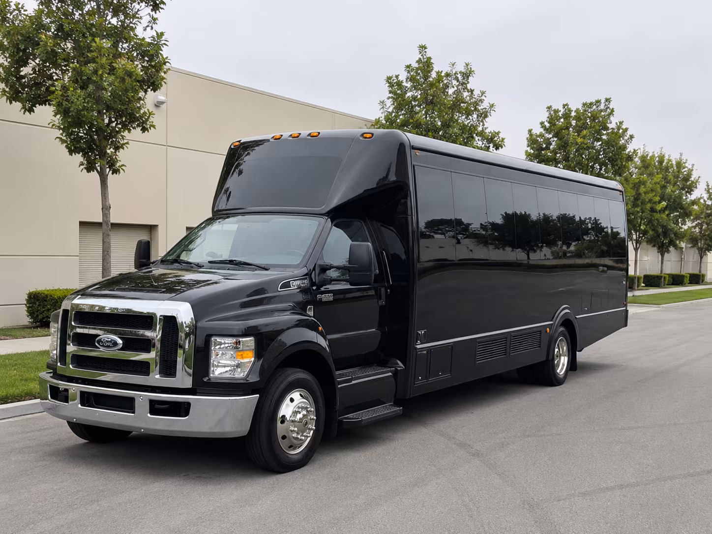 40 Passenger Party Bus Exterior