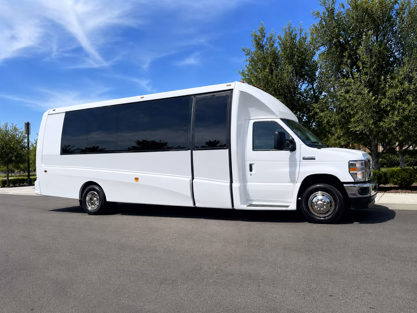 Orlando Airport Shuttle & Transportation party bus exterior