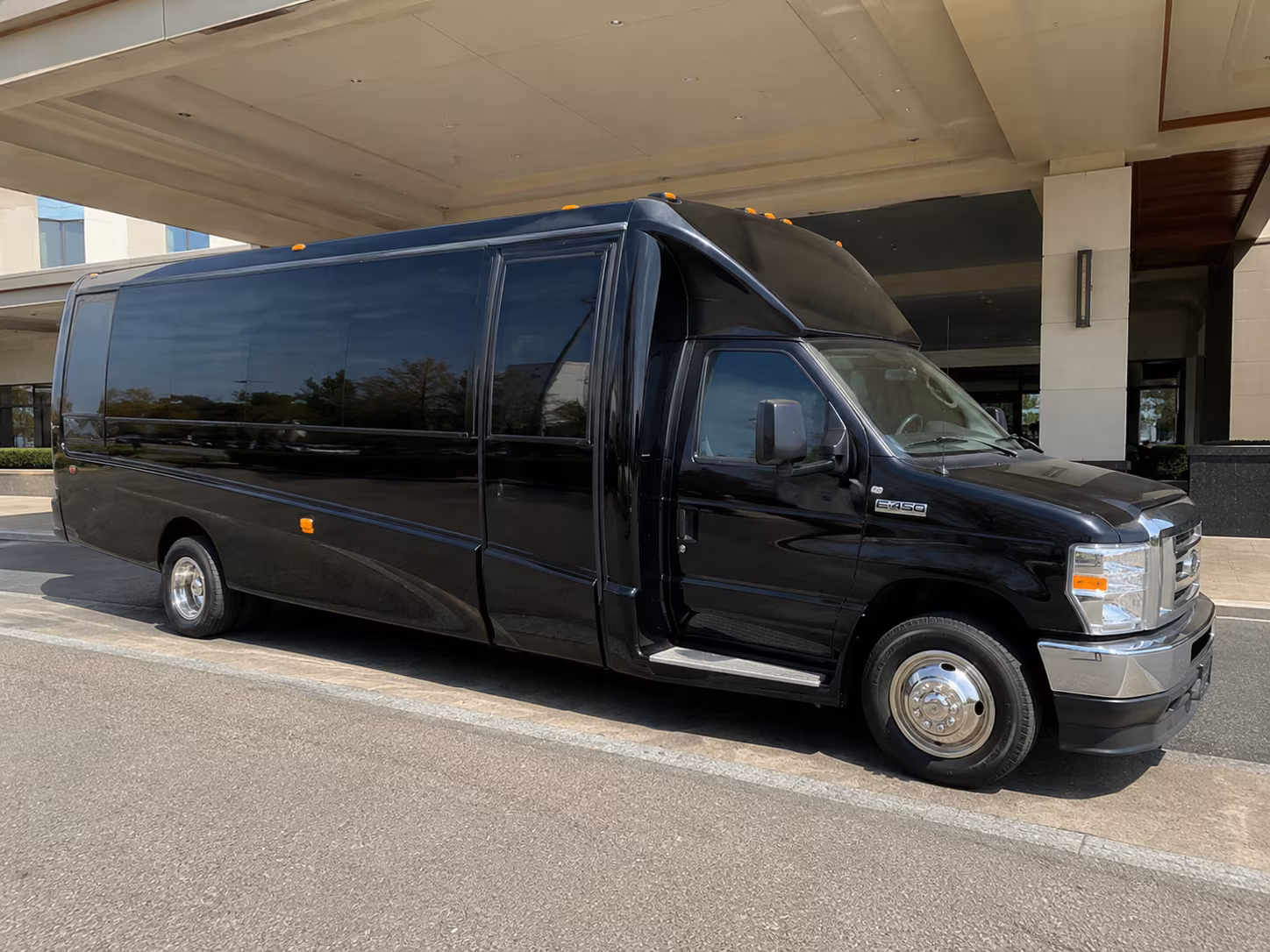 Orlando Winery Tour & Pub Crawl Transportation party bus exterior